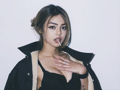 Lily Maymac bị "tấn công" trên mạng vì lộ thân hình bé nhỏ