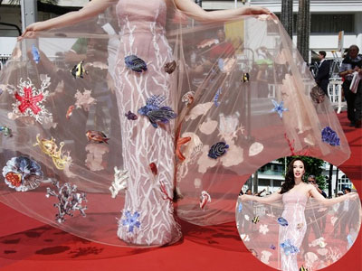 Váy biển cả Angela Phương Trinh vào top khoảnh khắc thời trang Cannes