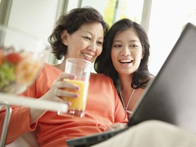 Khóc nức nở vì thương mẹ chồng