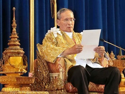 Vua Thái Lan bị tràn dịch não lần hai