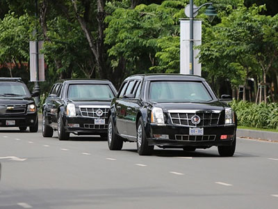 Limousine The Beast của Tổng thống Obama xuống phố Sài Gòn