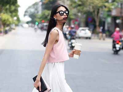 Hai chân dài gầy nhẳng nhưng "hot" nhất làng mốt Việt
