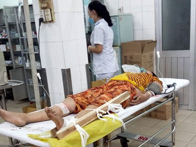 Nhảy cầu Rạch Miễu tự tử, cô gái... gãy chân
