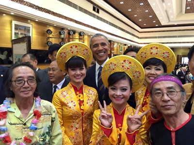 Tổng thống Obama thích thú khi nghe dân ca quan họ Bắc Ninh