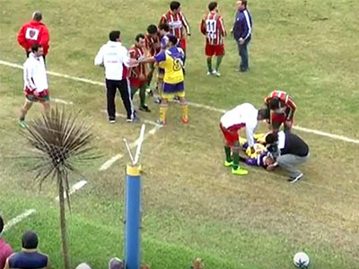 Một cầu thủ Argentina chết sau cú đánh của đối thủ