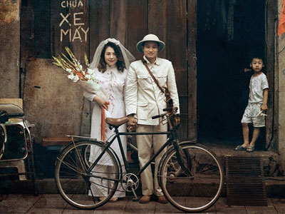 Ảnh cưới thời bao cấp tạo dáng một kiểu duy nhất tại Hà Nội