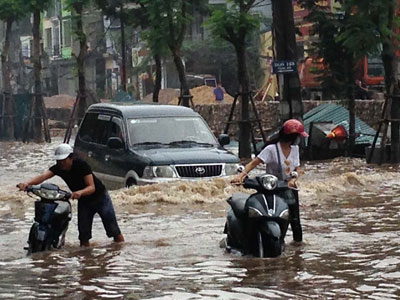 Câu chuyện giao thông: “Kính gửi các bác lái ôtô mùa mưa”