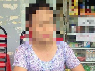 Người mẹ "chết đứng" khi biết sự thật động trời về bức vẽ dưới gầm giường