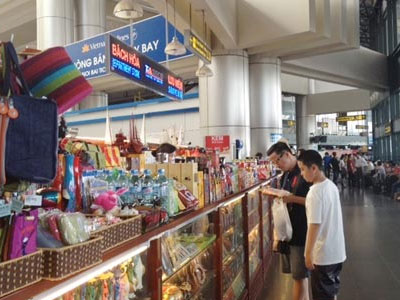 Bán đồ ăn, lưu niệm tại sân bay thu về 2.600 tỷ đồng một năm