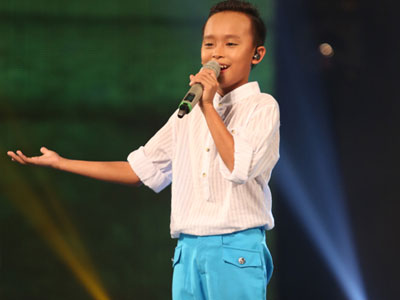 Cậu bé hát đám cưới Hồ Văn Cường lột xác ở vòng liveshow
