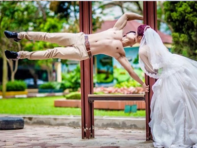 Cặp 9X chụp ảnh cưới phong cách thể dục đường phố