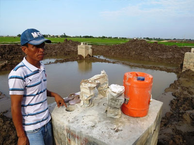 Hiện trường móng cột điện cao thế bị tố đổ bê tông trộn đất