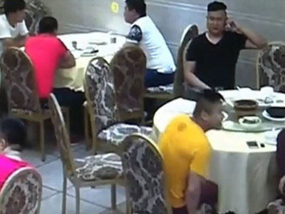 Nhà hàng gặp "đại họa" vì gặp lũ côn đồ 18 tên, ăn xong quỵt tiền