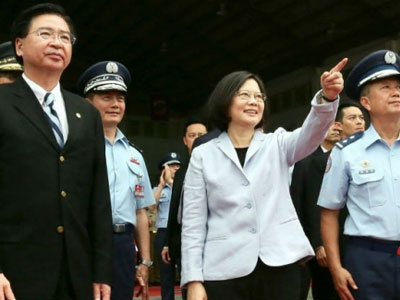 Thái Anh Văn thăm quân đội, đáp trả thị uy từ Bắc Kinh