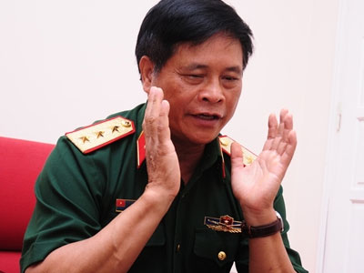 Tướng Võ Tiến Trung: Không nên mua vũ khí, chỉ mua phương tiện Mỹ
