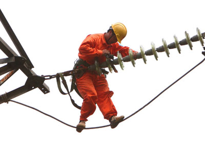 18 quận huyện ở TP HCM mất điện do sét đánh