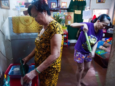 Di dời dân ở chung cư hoang tàn sau chỉ đạo của Bí thư Thăng