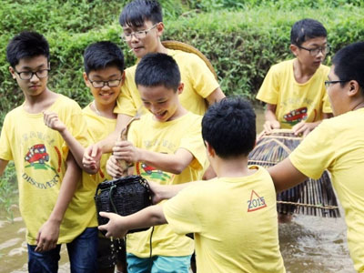 "Trăm phương nghìn kế" quản con nghỉ hè của dân nhà giàu
