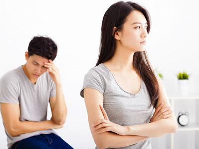 Chết sững vì việc hoang đường mà chồng bắt tôi làm ngay sau đêm tân hôn