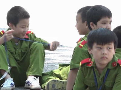 Clip: Cậu ấm cô chiêu tập làm công an