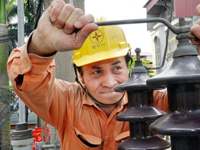 Đề xuất không tăng giá điện, phí giao thông trong năm 2016