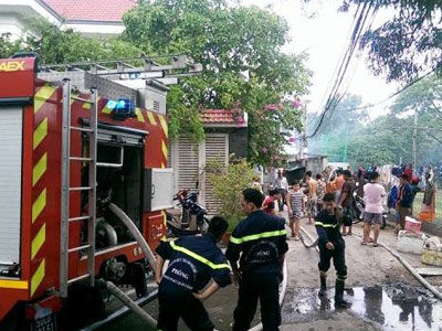 Cháy nổ quán bia giữa Sài Gòn, thực khách tháo chạy
