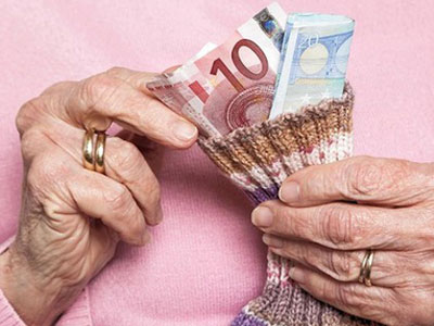 Cụ bà Việt kiều đòi cháu gái 85.000 Euro nhờ mua nhà