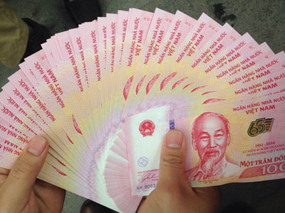 Dừng bán tiền lưu niệm 100 đồng