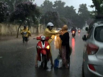 "Em giúp anh, lần sau anh giúp người khác"