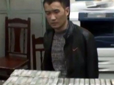 Ông trùm giấu mặt và những "thiêu thân" sẵn sàng xả súng