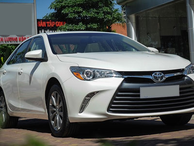 Toyota Camry XLE bản Mỹ giá gần 2 tỷ tại Hà Nội