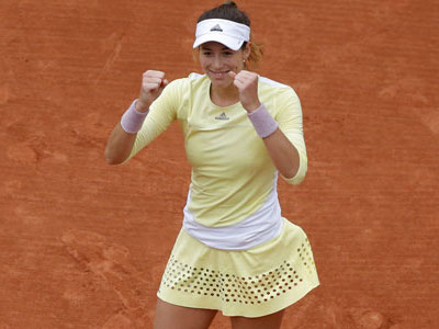 Serena gặp Muguruza ở chung kết Roland Garros