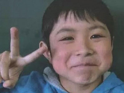 Cậu bé bị bỏ rơi 6 ngày trong rừng đầy gấu: "Con đói quá!"