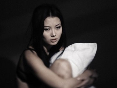 Mới cưới 2 tháng mà đêm nào tôi cũng khóc ướt gối