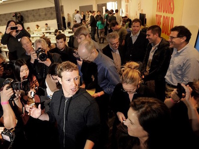 Facebook đã đánh bại Google Plus như thế nào?