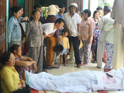 Kỳ nghỉ hè cuối cùng ở quê nội của 3 anh em đuối nước