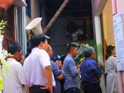 Vụ chìm tàu trên sông Hàn: "Mẹ ơi, bố con đâu rồi?"
