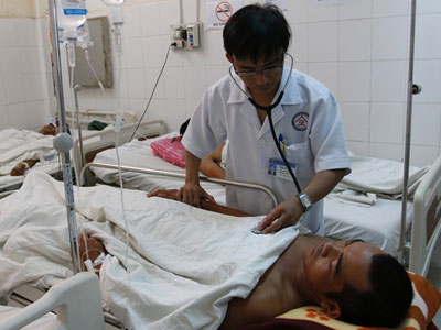 Ăn nấm rừng, 7 người trong gia đình bị ngộ độc