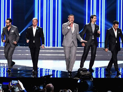 Backstreet Boys tái hợp trên sân khấu Hoa hậu Mỹ