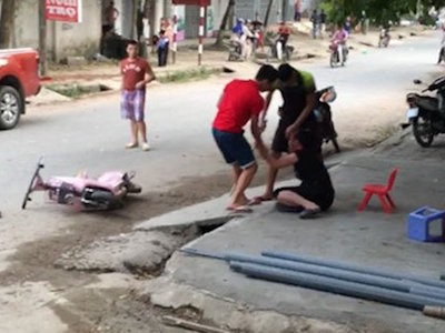 Truy sát kinh hoàng ở Phú Thọ: Xông vào nhà chém người gần lìa tay