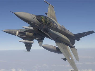 Hai chiến đấu cơ F-16 của Mỹ đâm nhau