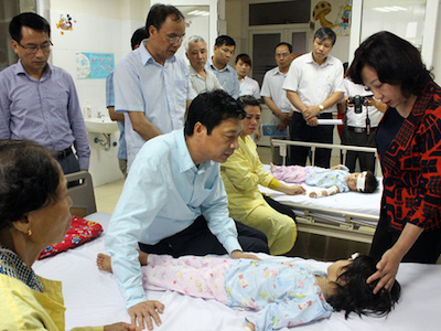 Sét đánh, 2 người chết và 4 người bị thương một lúc