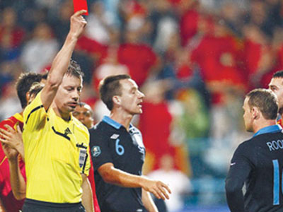 Những luật mới áp dụng ngay trận khai mạc Euro 2016