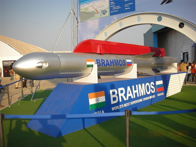 Việt Nam khó mua tàu chiến mang siêu tên lửa BrahMos?