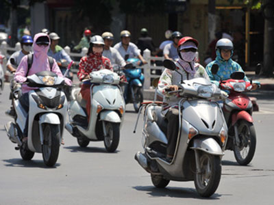 Bắc Bộ mưa dông, Trung Bộ nắng nóng có nơi trên 39 độ C