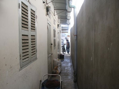 Bị đâm trúng tim, cô gái chết ngay tại phòng trọ