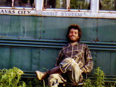 Chris McCandless: Vứt bỏ vật chất để lang thang vào miền hoang dã, và cái chết gây tranh cãi suốt hàng chục năm