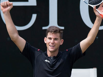 Federer thua Dominic Thiem lần thứ hai liên tiếp trong năm