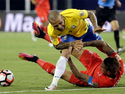 Brazil bị loại bởi bàn thắng bằng tay: Thảm hoạ cho bóng đá Nam Mỹ