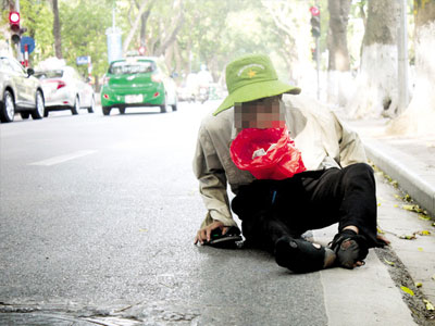 Lao động trẻ em mưu sinh ở Thủ đô: Độc chiêu của “cái bang”